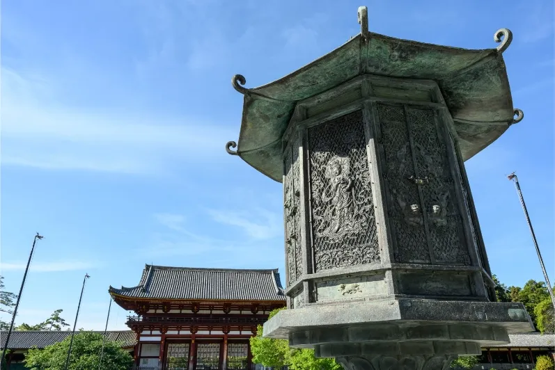 大仏殿と燈籠