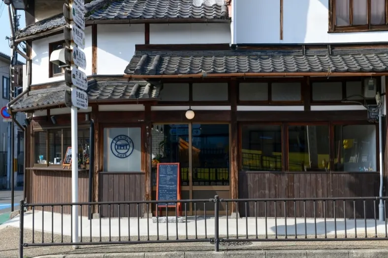 TEGAIMON CAFÉの外観