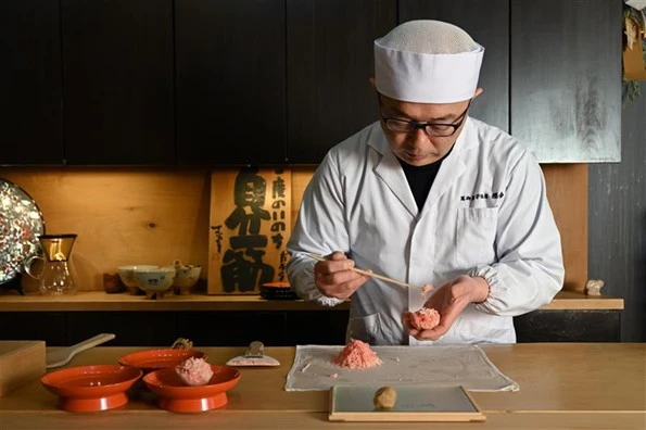 職人の技を特等席で。樫舎・つくりたて和菓子の特別コース