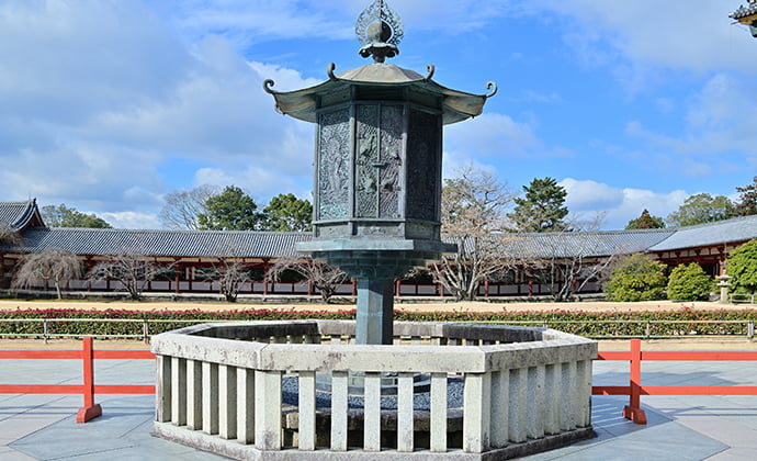 知っているつもりではもったいない 東大寺を知り尽くす旅｜モデル