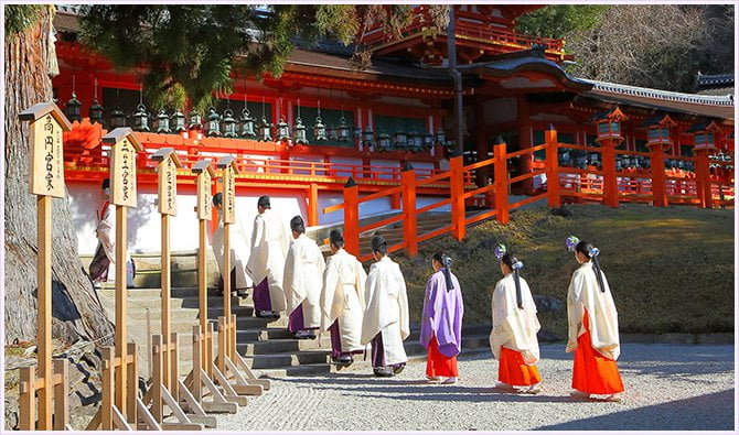 御巫の、とある一日｜春日大社｜社寺なび｜いざいざ奈良｜ＪＲ東海